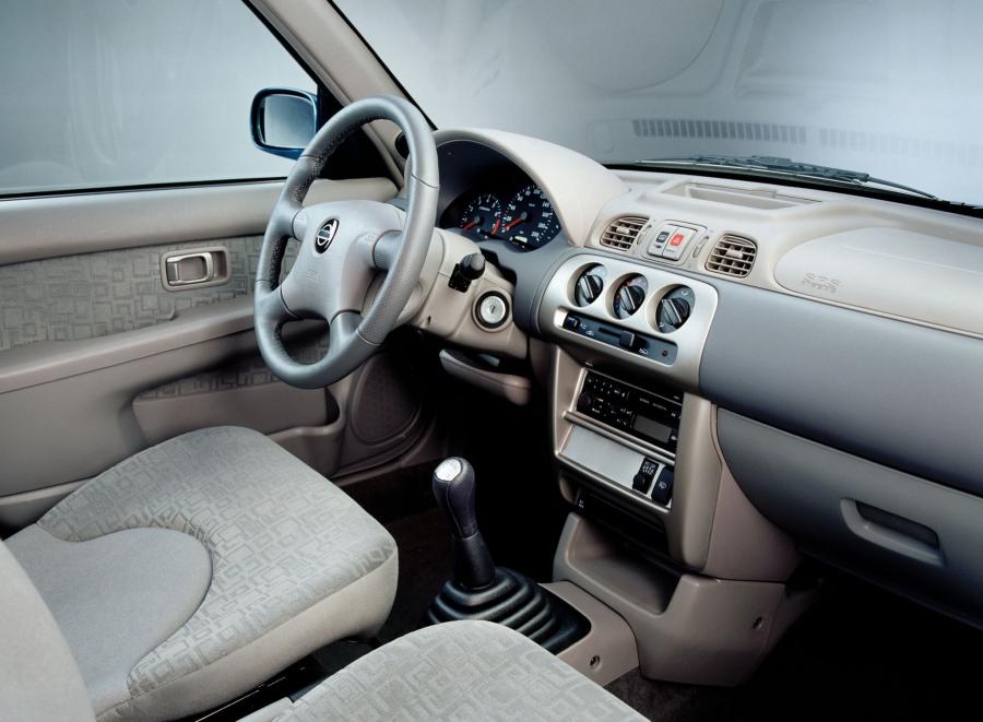  Nissan Micra 5-Door 1999 года  (фото 2 из 6)